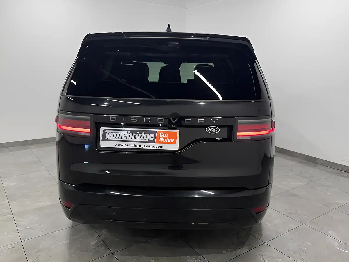 Used 2021 Land Rover Discovery R-Dynamic Se Black - Interior and Exterior details 7