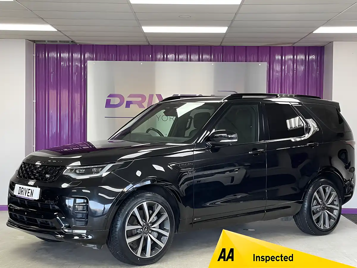 Used 2021 Land Rover Discovery R-Dynamic Se Santorini Black - Front View