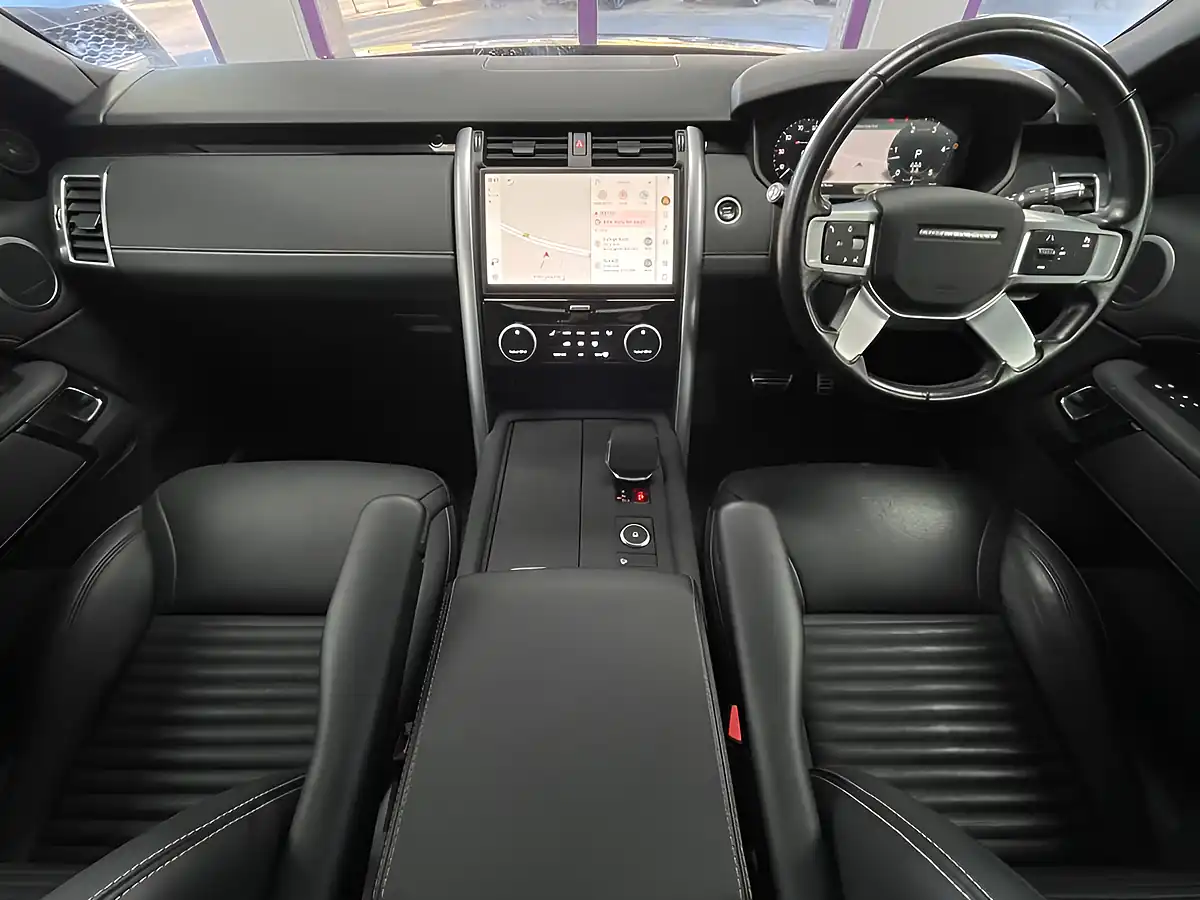 Used 2021 Land Rover Discovery R-Dynamic Se Santorini Black - Interior and Exterior details 2
