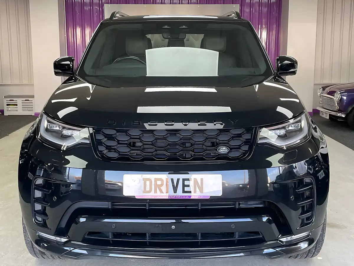 Used 2021 Land Rover Discovery R-Dynamic Se Santorini Black - Interior and Exterior details 5