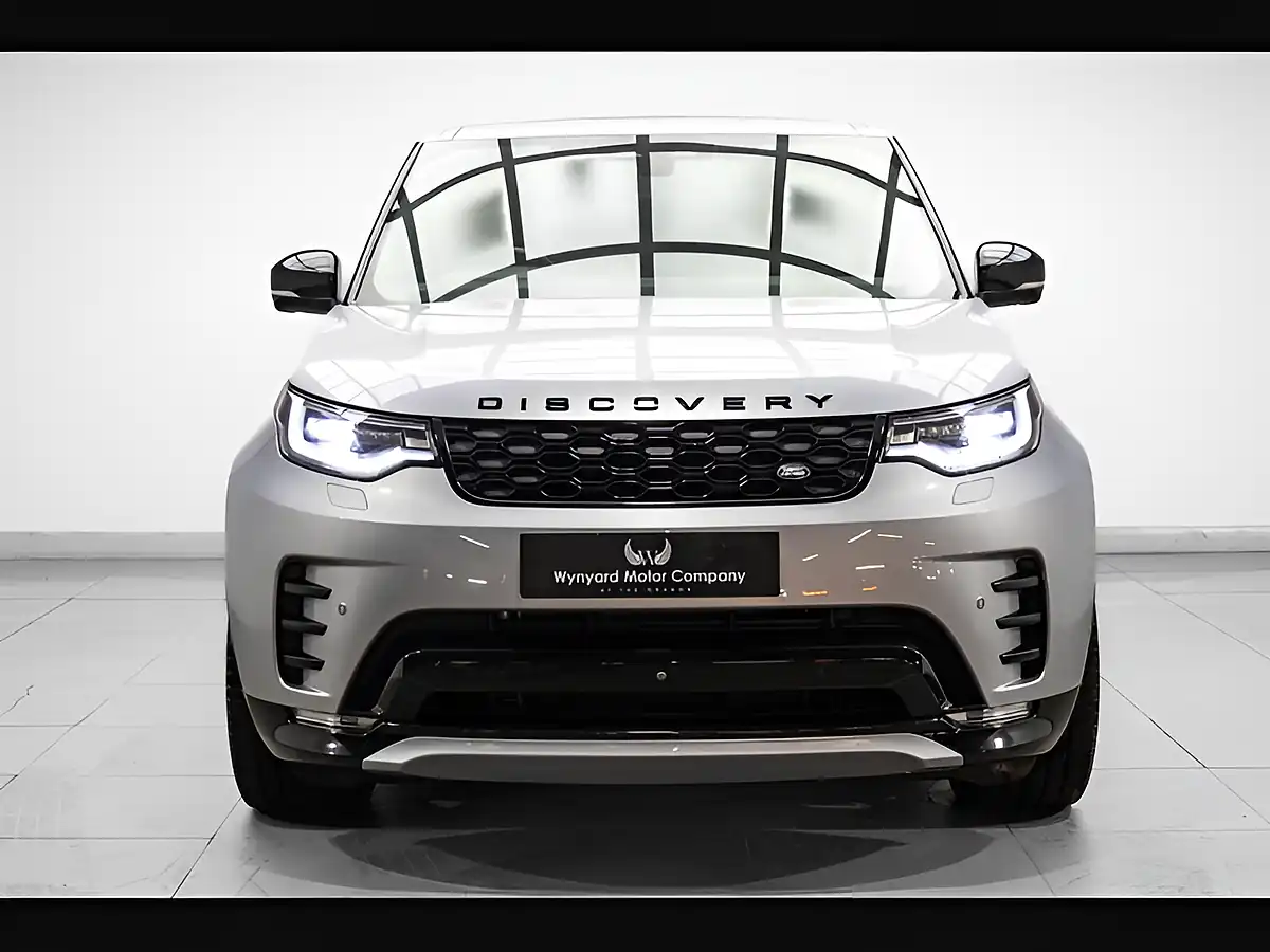 Used 2021 Land Rover Discovery R-Dynamic Se Silver - Interior and Exterior details 4
