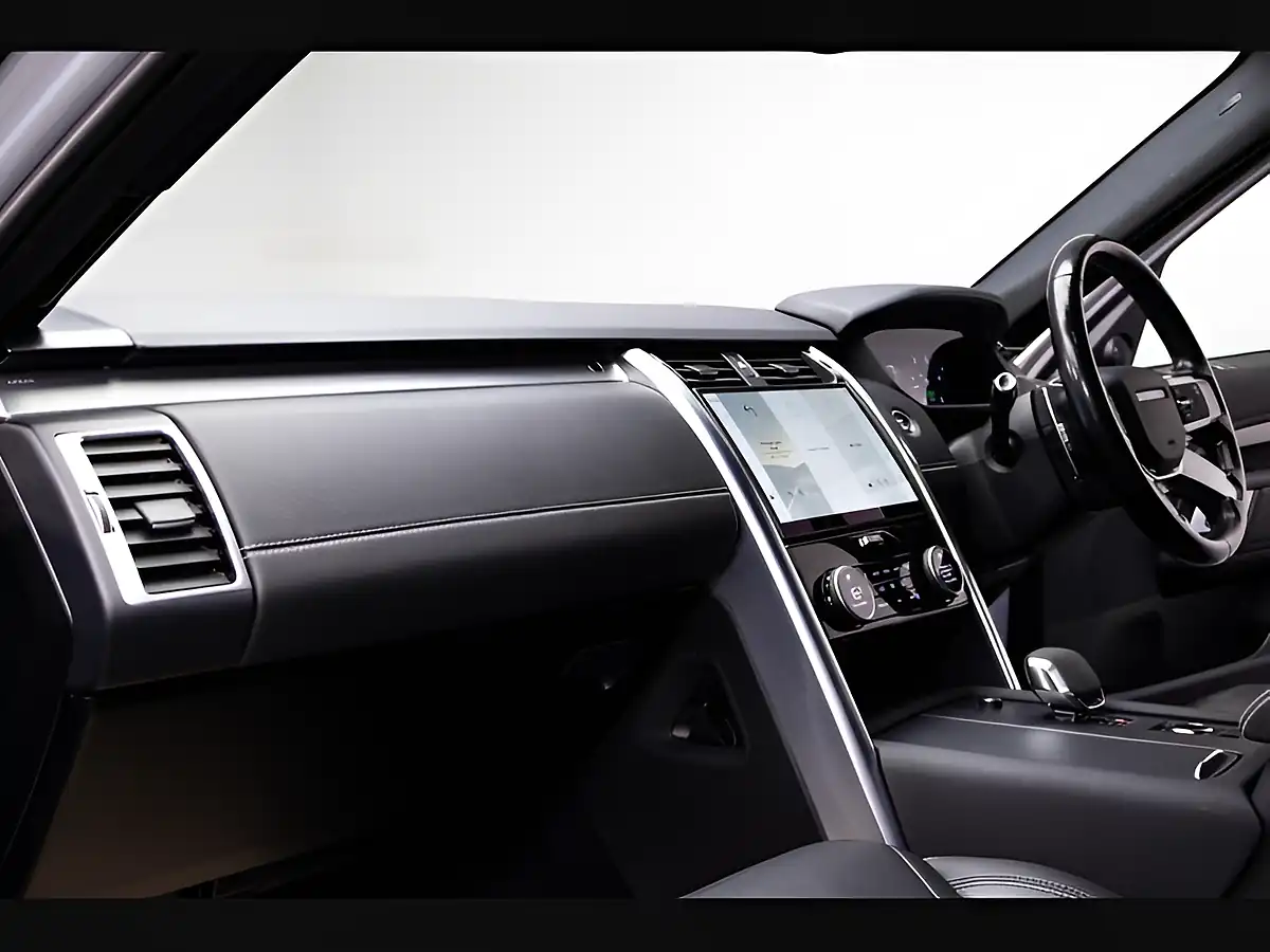 Used 2021 Land Rover Discovery R-Dynamic Se Silver - Interior and Exterior details 9