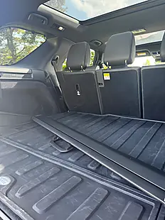 Used 2021 Land Rover Discovery S Orange - Interior and Exterior details 16