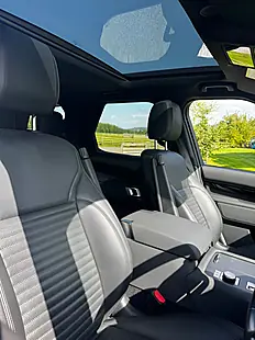 Used 2021 Land Rover Discovery S Orange - Interior and Exterior details 17