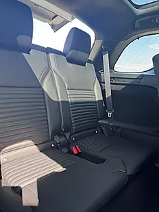 Used 2021 Land Rover Discovery S Orange - Interior and Exterior details 18