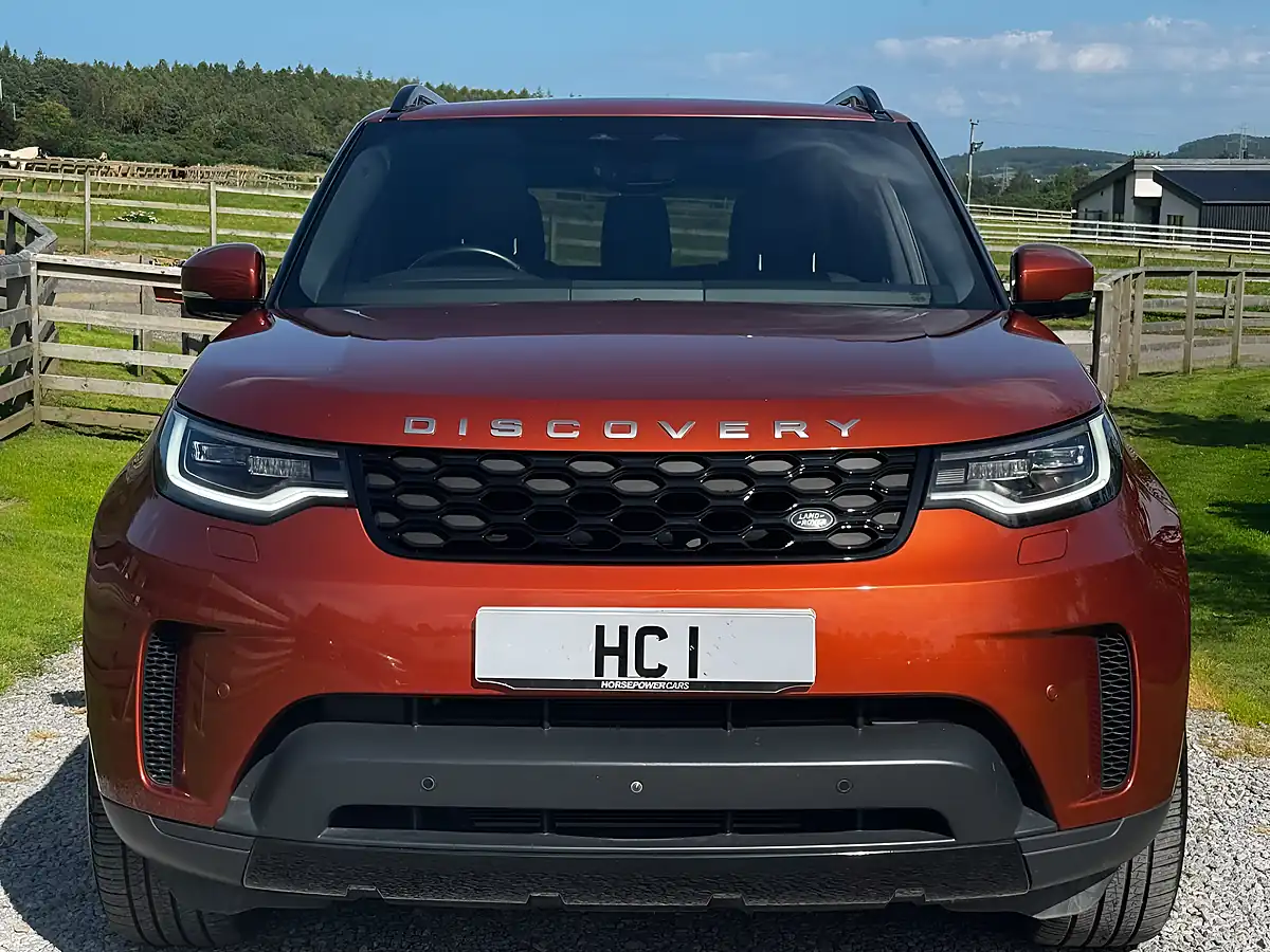 Used 2021 Land Rover Discovery S Orange - Interior and Exterior details 3