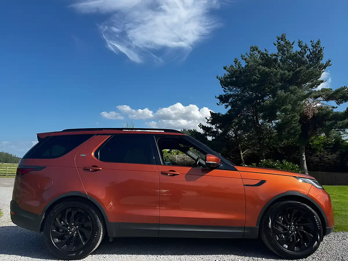 Used 2021 Land Rover Discovery S Orange - Interior and Exterior details 4