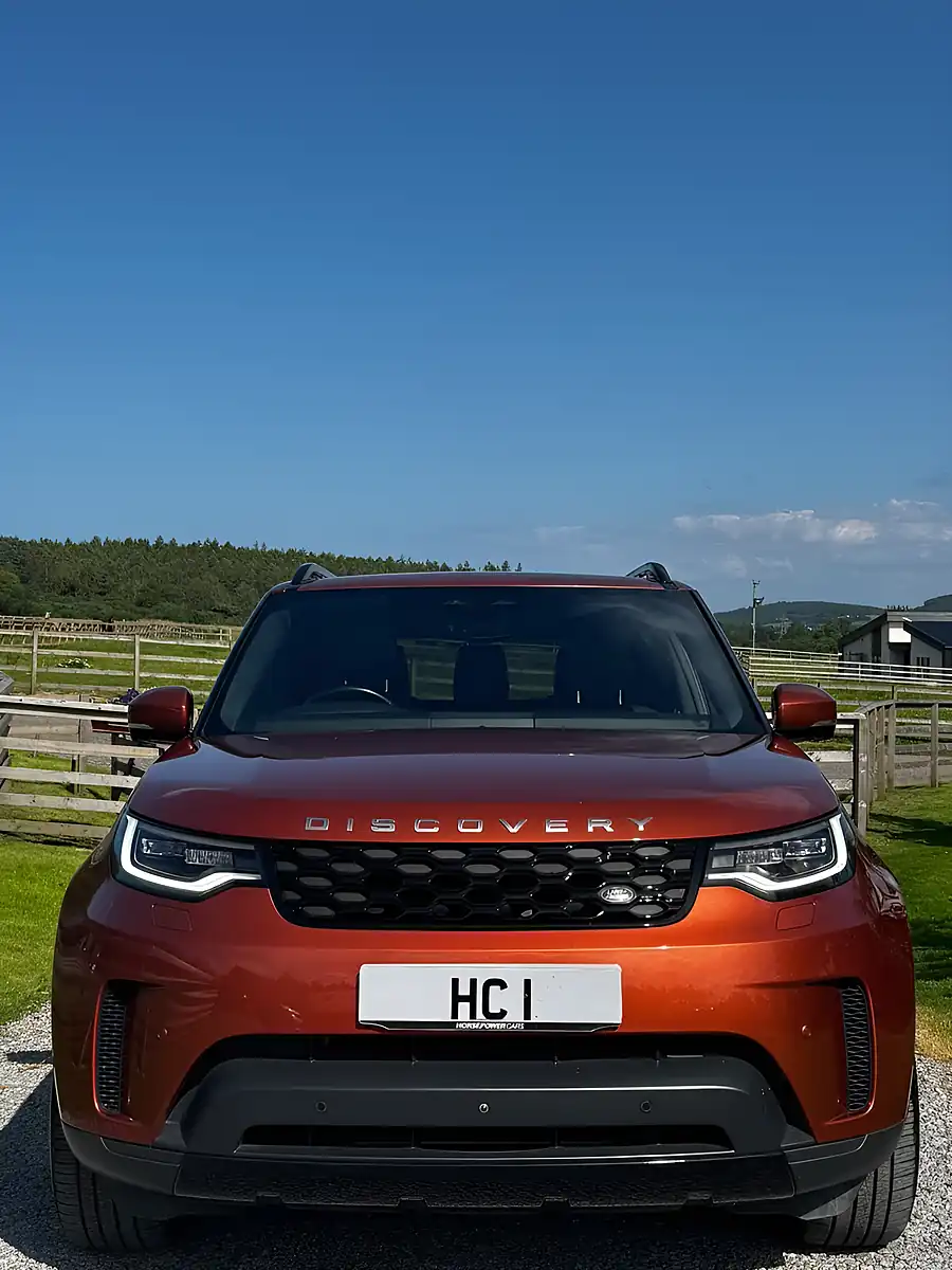 Used 2021 Land Rover Discovery S Orange - Interior and Exterior details 9
