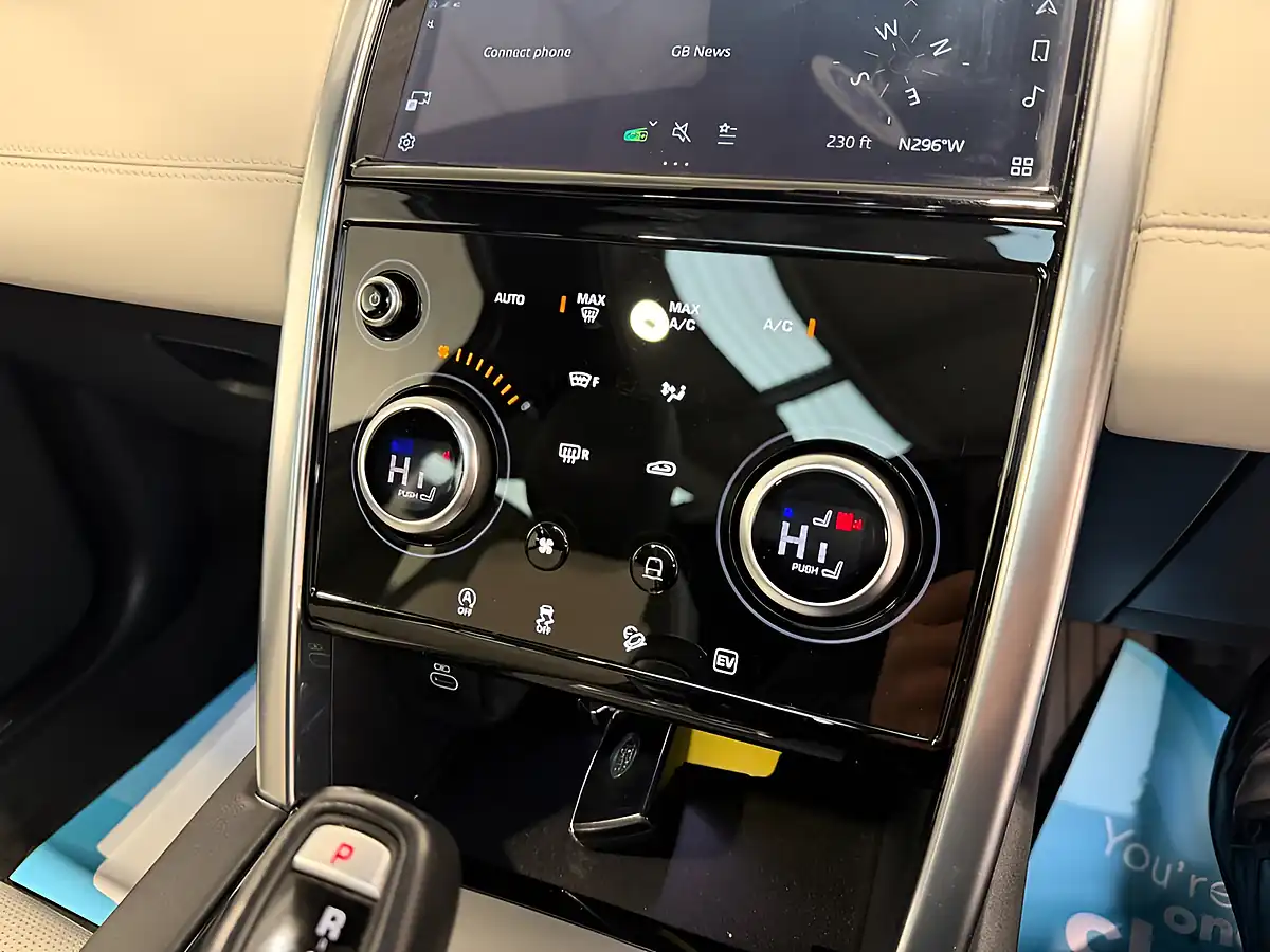 Used 2021 Land Rover Discovery Sport R-Dynamic Hse Byron Blue - Interior and Exterior details 19