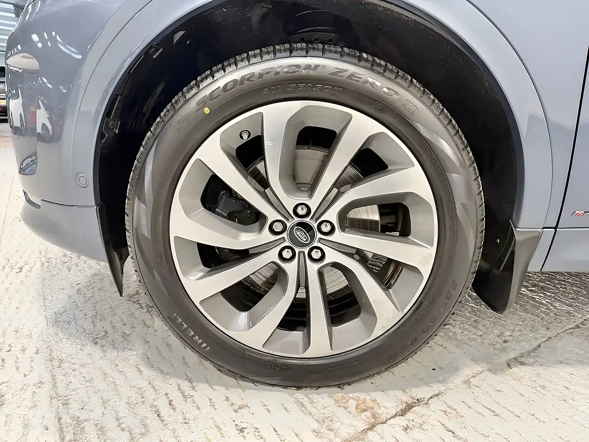 Used 2021 Land Rover Discovery Sport R-Dynamic Hse Byron Blue - Interior and Exterior details 4