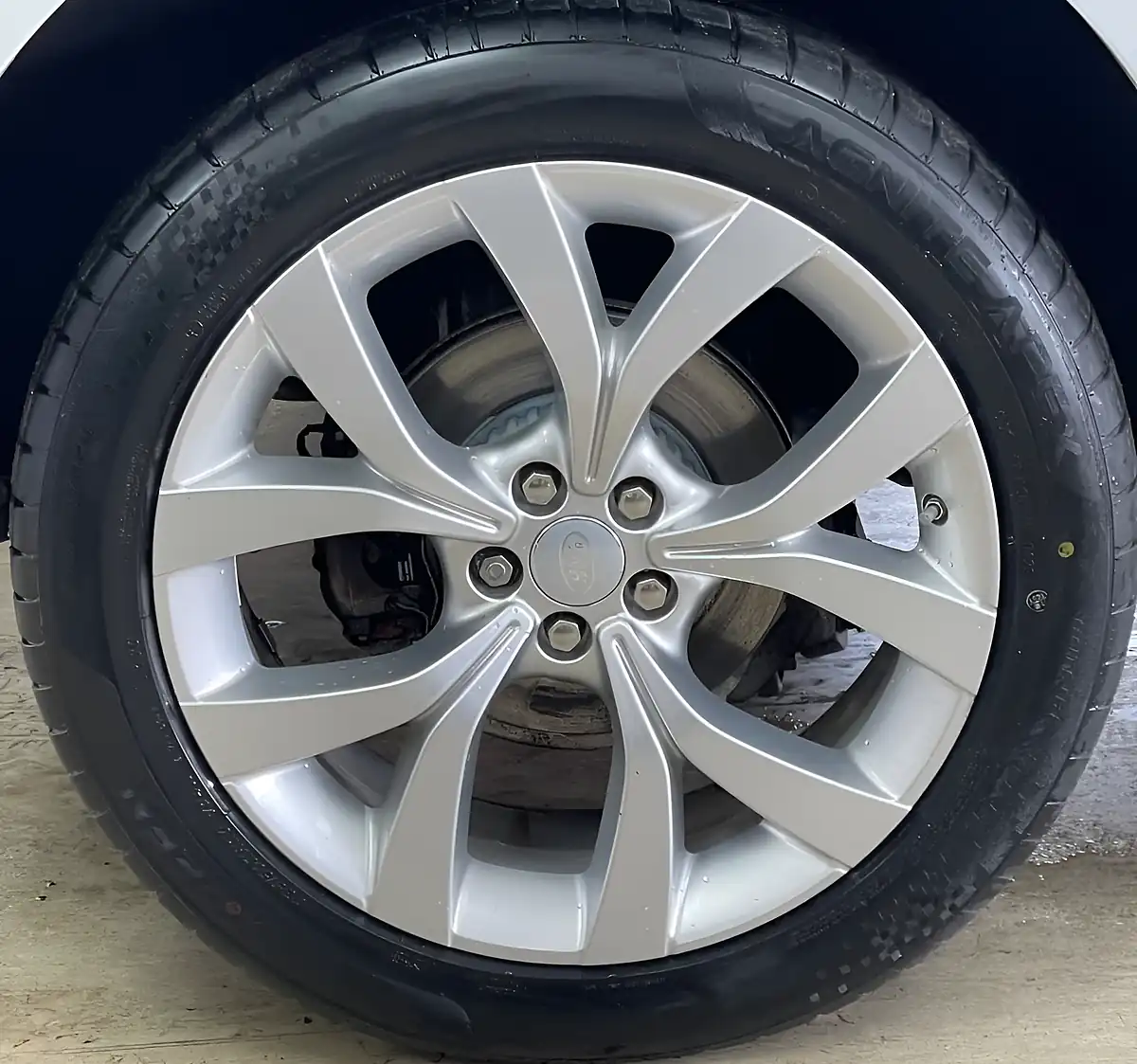Used 2021 Land Rover Discovery Sport R-Dynamic S Plus White - Interior and Exterior details 10