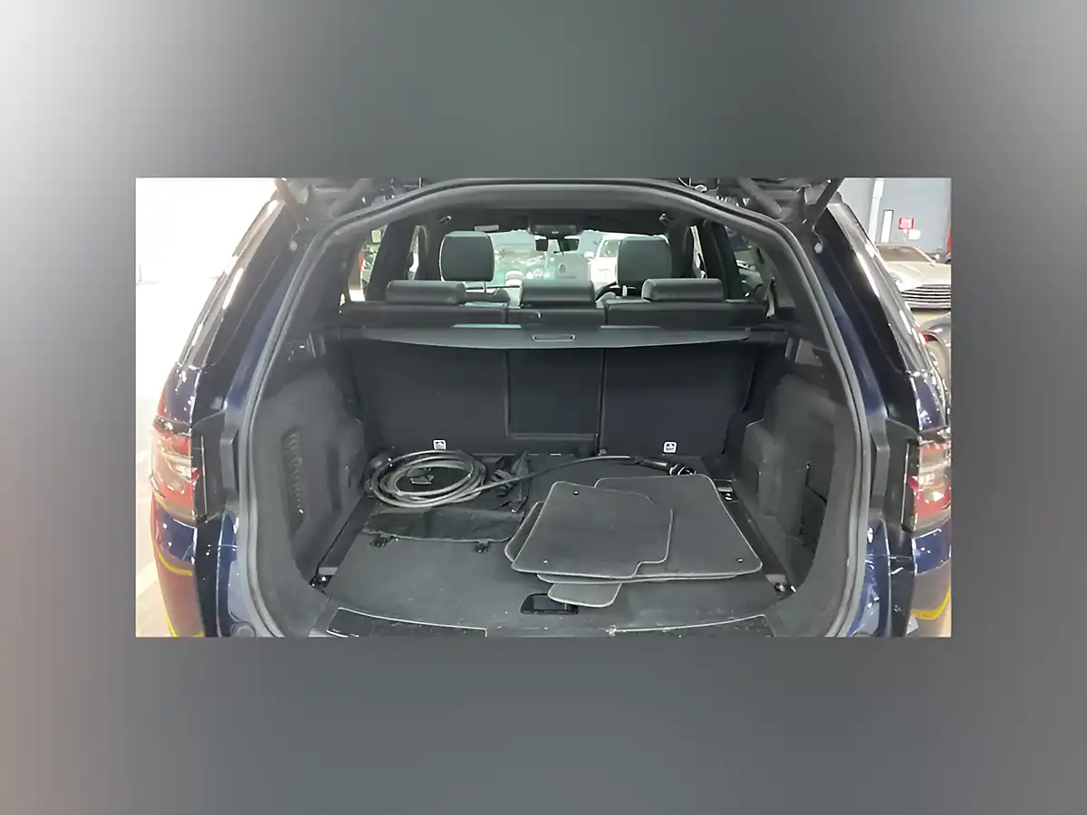 Used 2021 Land Rover Discovery Sport R-Dynamic S Portofino Blue - Interior and Exterior details 6