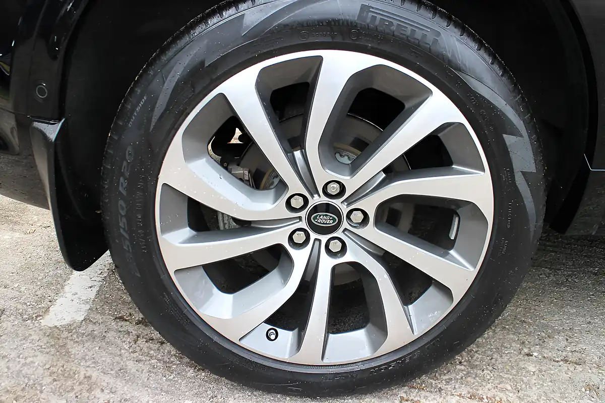Used 2021 Land Rover Discovery Sport R-Dynamic Se Black - Interior and Exterior details 10