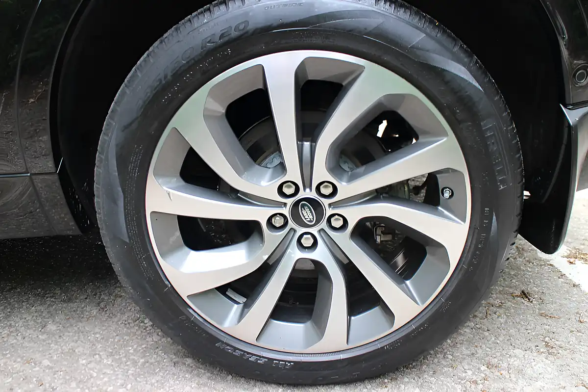 Used 2021 Land Rover Discovery Sport R-Dynamic Se Black - Interior and Exterior details 11