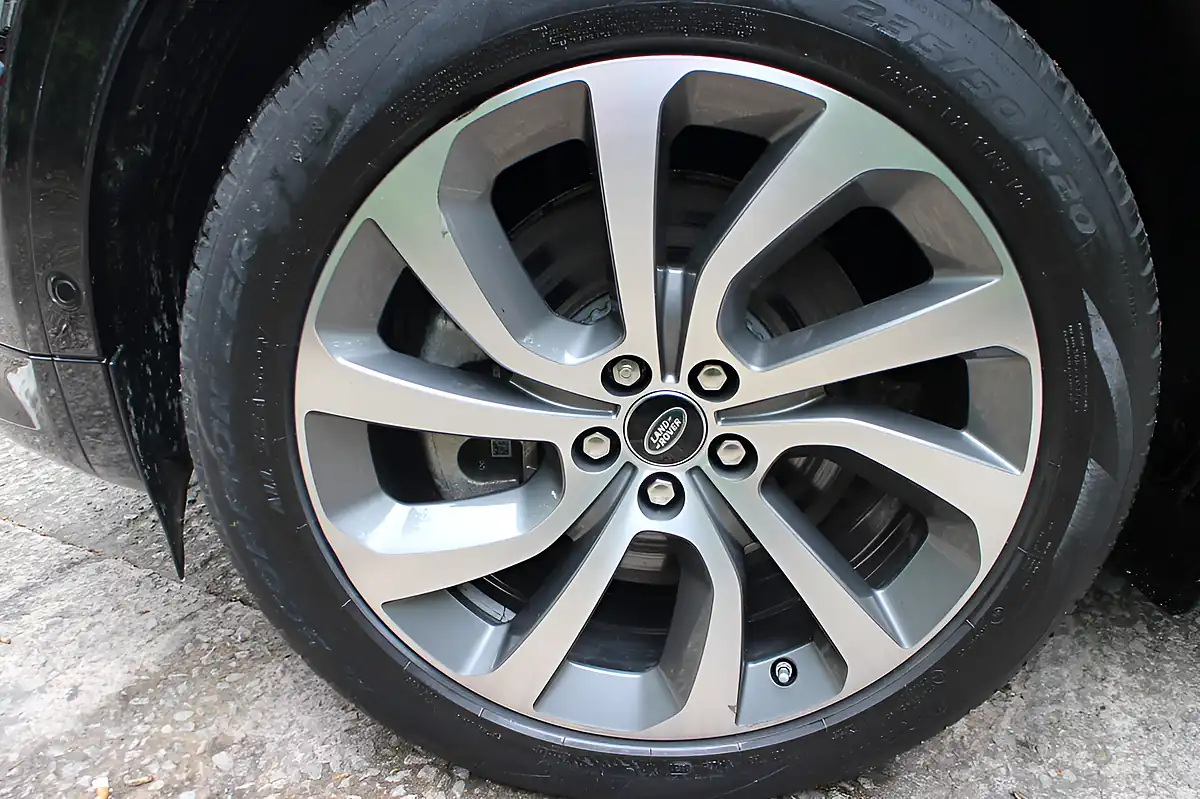 Used 2021 Land Rover Discovery Sport R-Dynamic Se Black - Interior and Exterior details 12