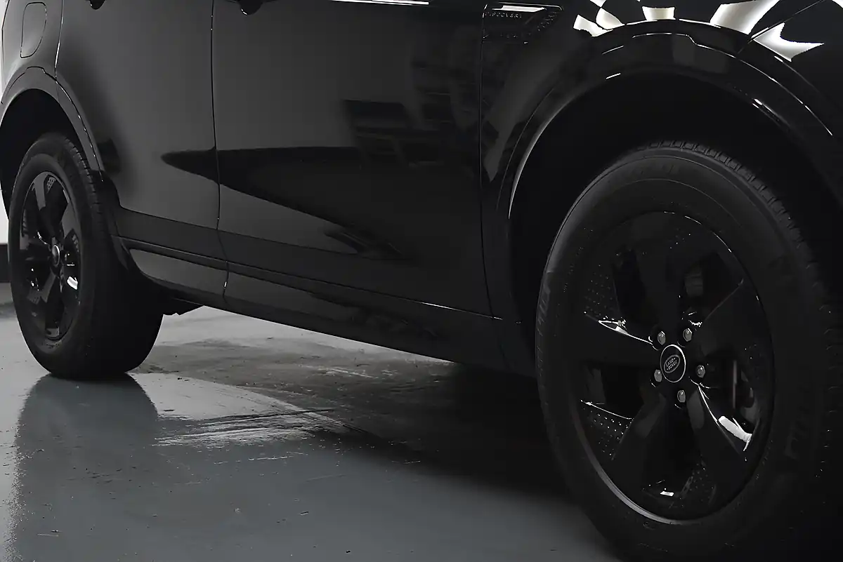 Used 2021 Land Rover Discovery Sport R-Dynamic Se Black - Interior and Exterior details 16
