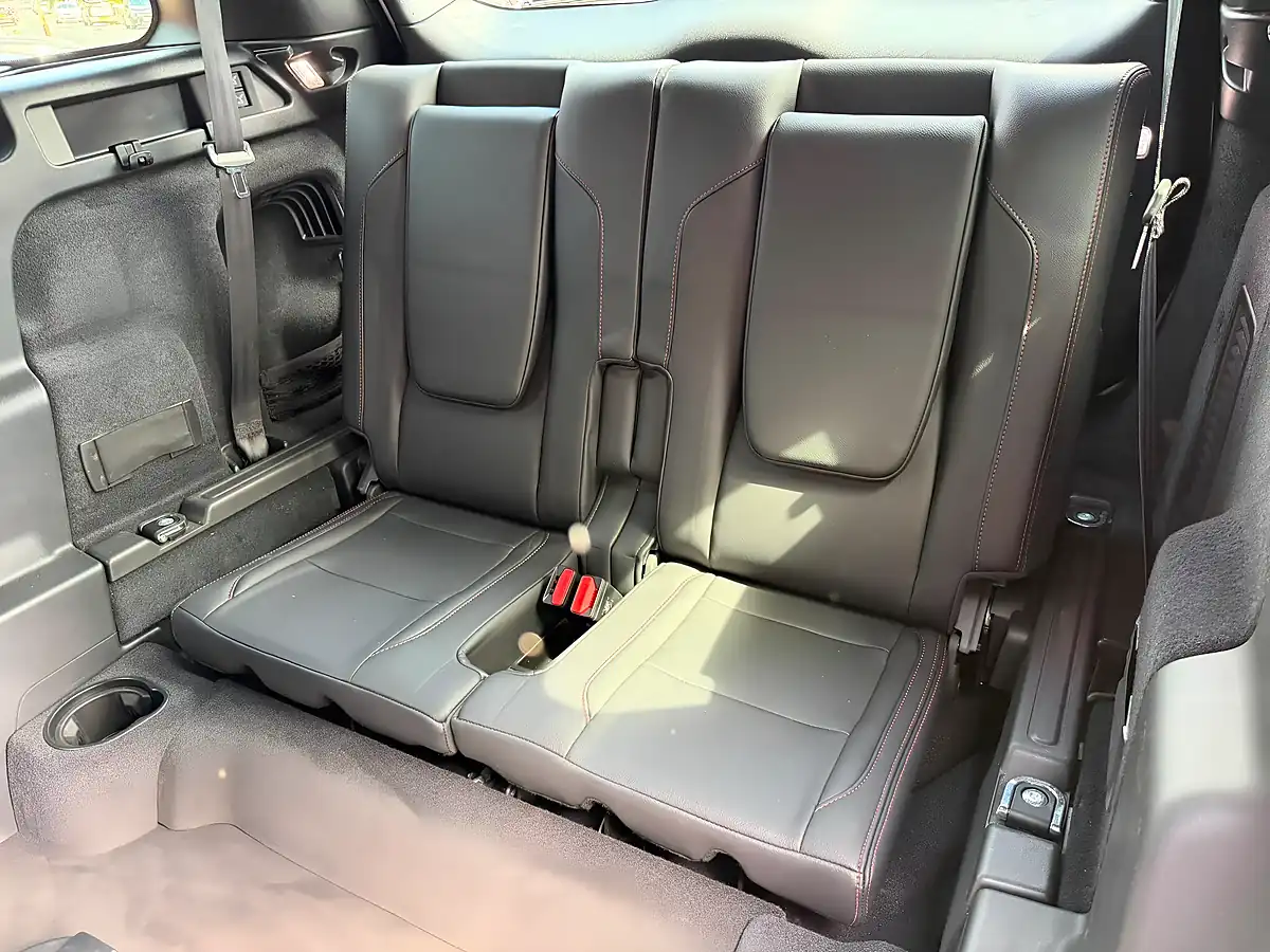 Used 2021 Land Rover Discovery Sport R-Dynamic Se White - Interior and Exterior details 13