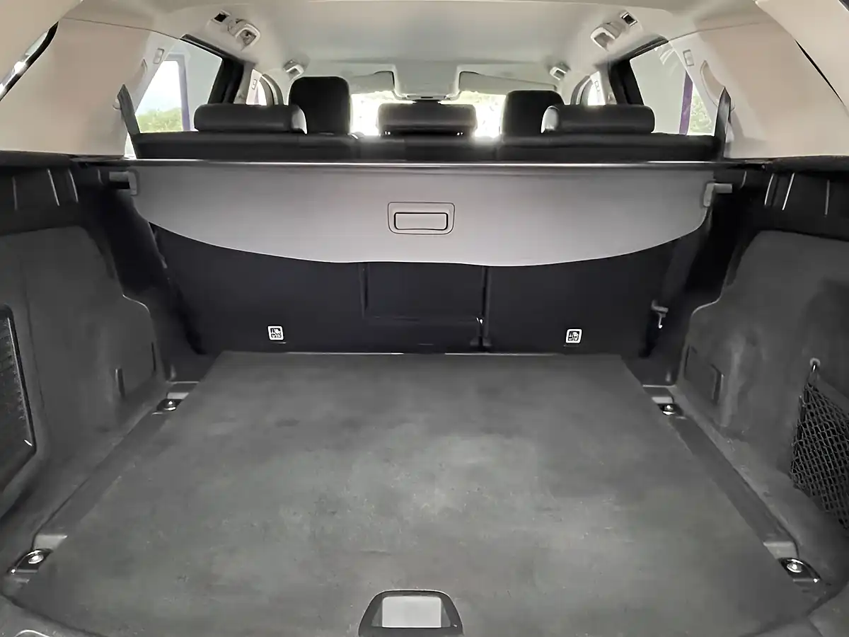 Used 2021 Land Rover Discovery Sport S Black - Interior and Exterior details 11