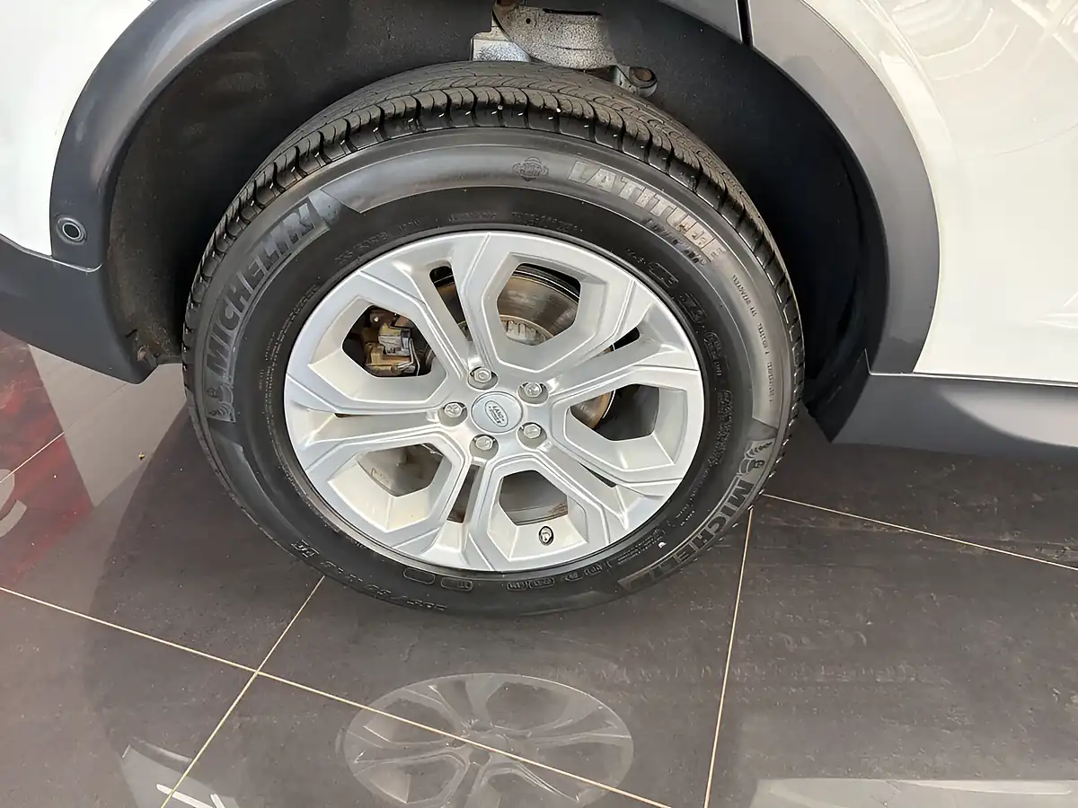 Used 2021 Land Rover Discovery Sport S White - Interior and Exterior details 16