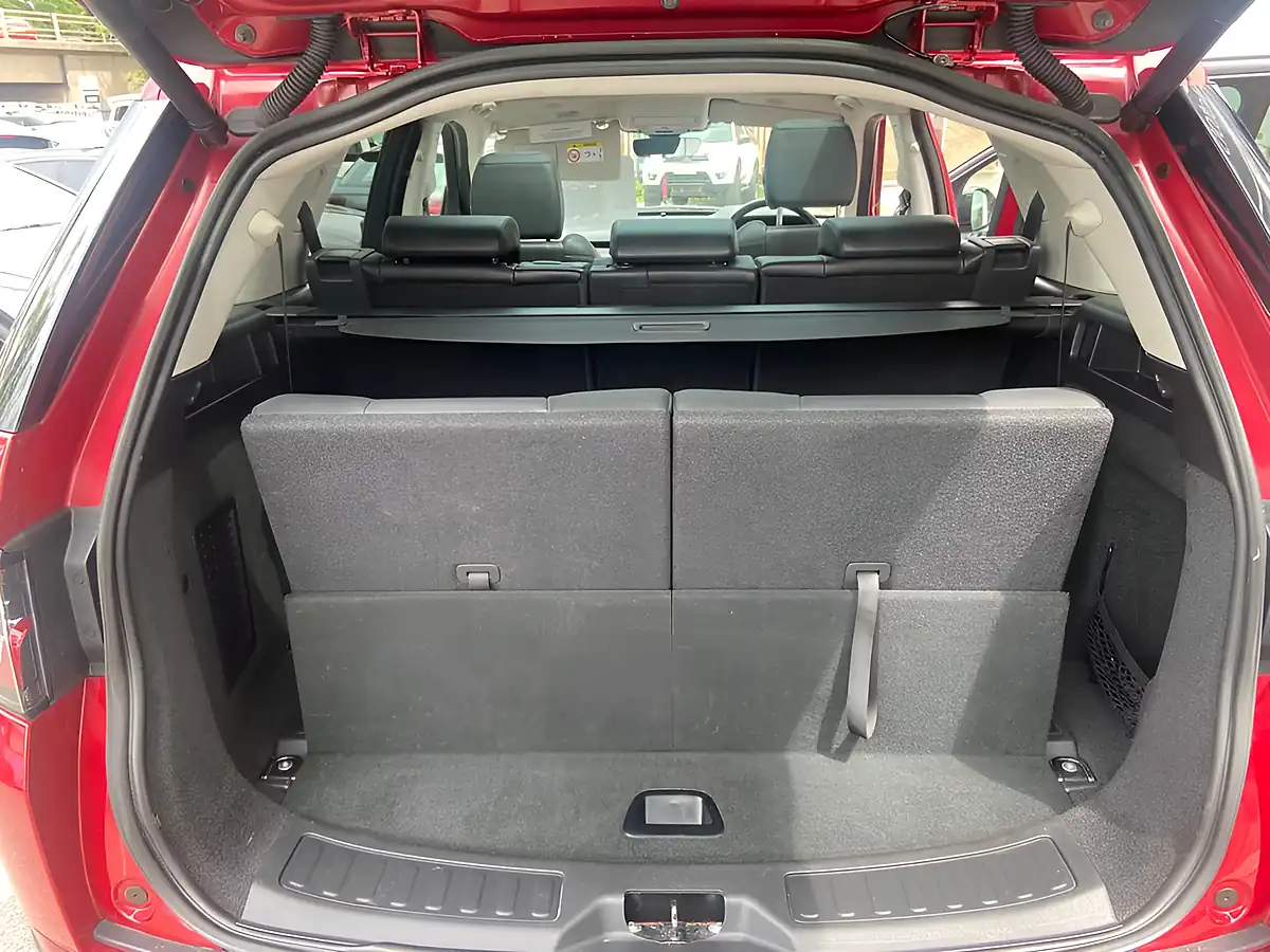 Used 2021 Land Rover Discovery Sport Se Red - Interior and Exterior details 11