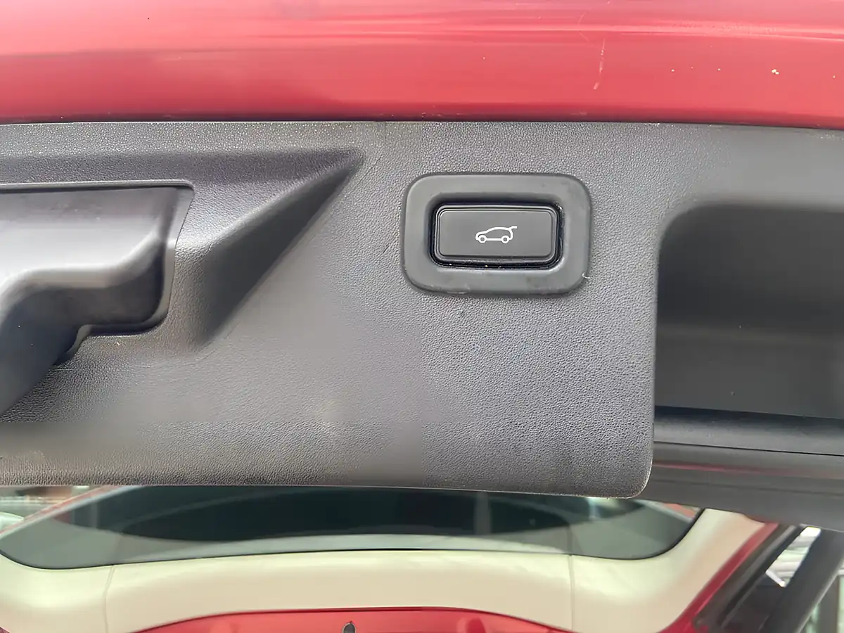 Used 2021 Land Rover Discovery Sport Se Red - Interior and Exterior details 13