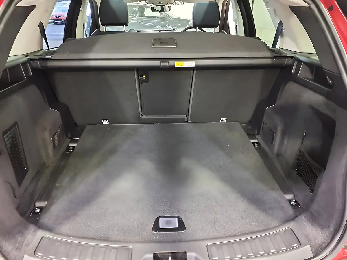 Used 2021 Land Rover Discovery Sport Se Red - Interior and Exterior details 20