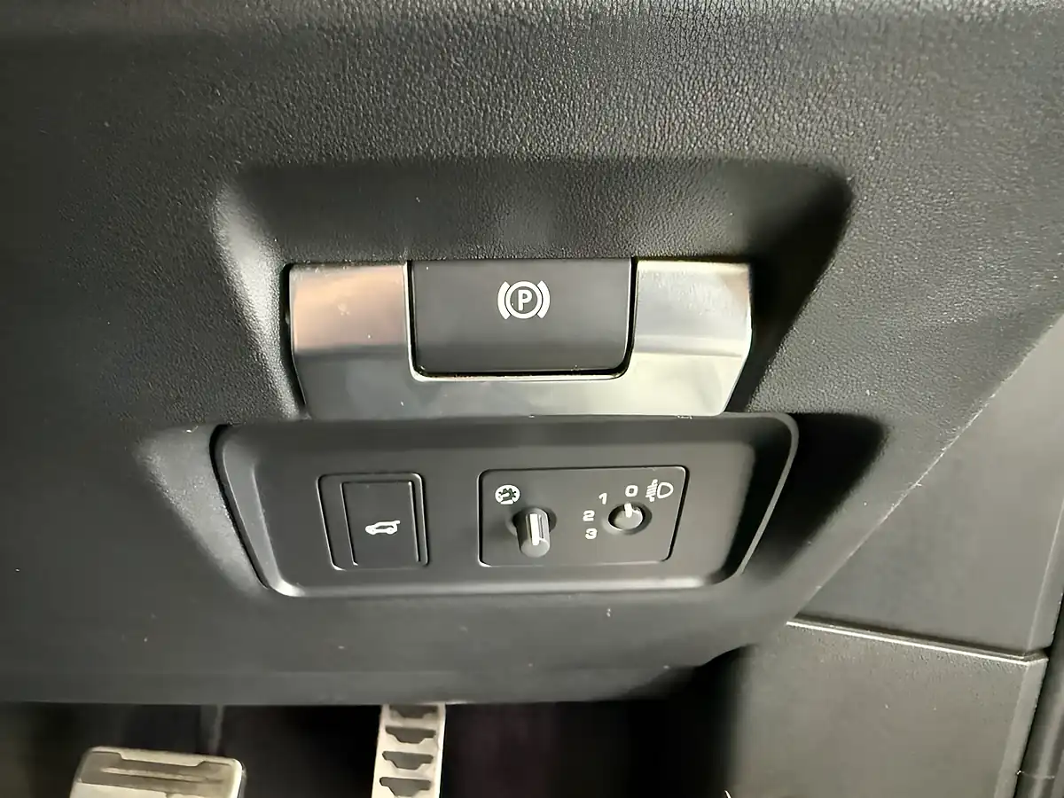 Used 2021 Land Rover Range Rover Evoque R-Dynamic Eiger Grey - Interior and Exterior details 19