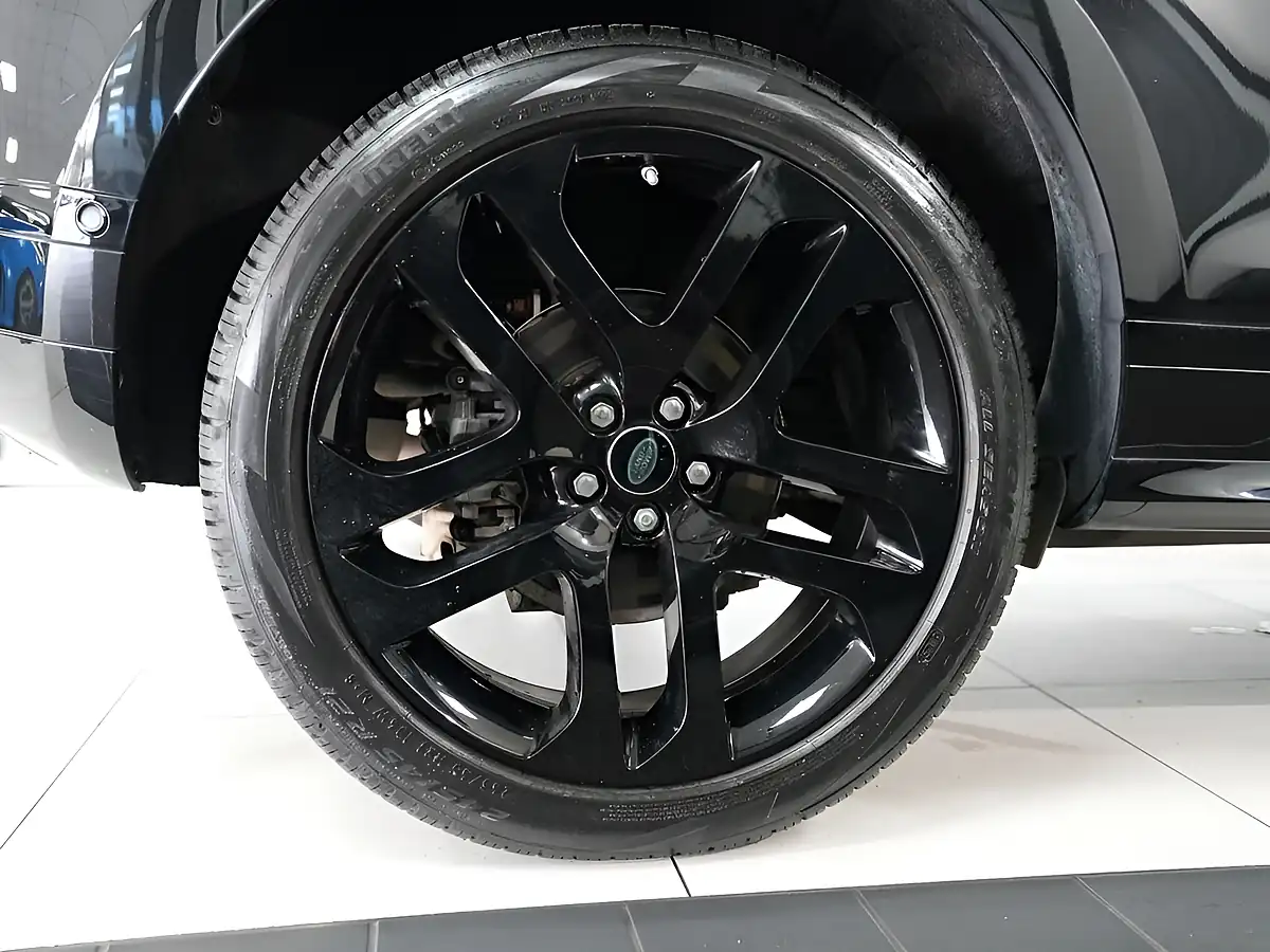 Used 2021 Land Rover Range Rover Evoque R-Dynamic Hse Black - Interior and Exterior details 10