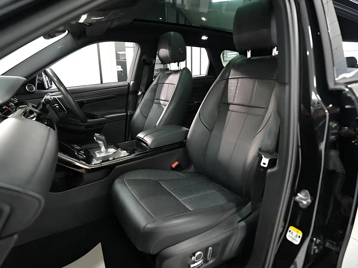 Used 2021 Land Rover Range Rover Evoque R-Dynamic Hse Black - Interior and Exterior details 11