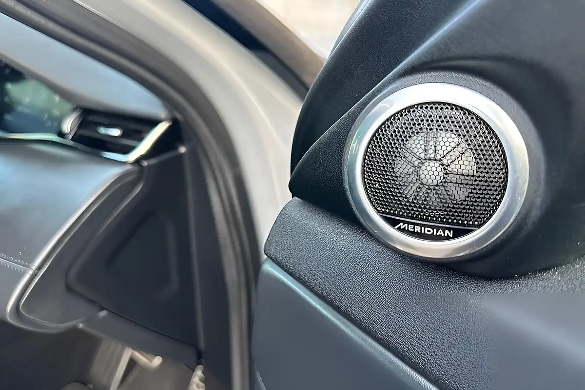 Used 2021 Land Rover Range Rover Evoque R-Dynamic Hse Silver - Interior and Exterior details 17