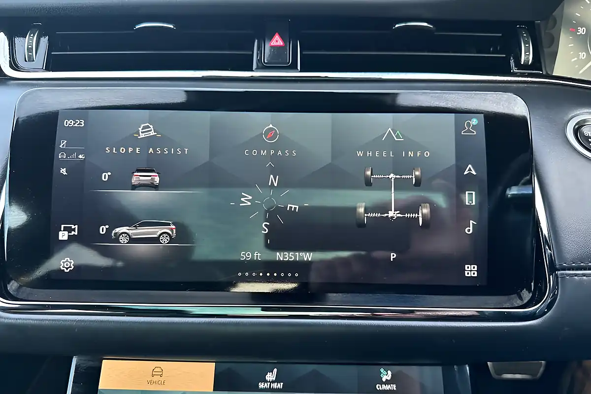 Used 2021 Land Rover Range Rover Evoque R-Dynamic Hse Silver - Interior and Exterior details 20