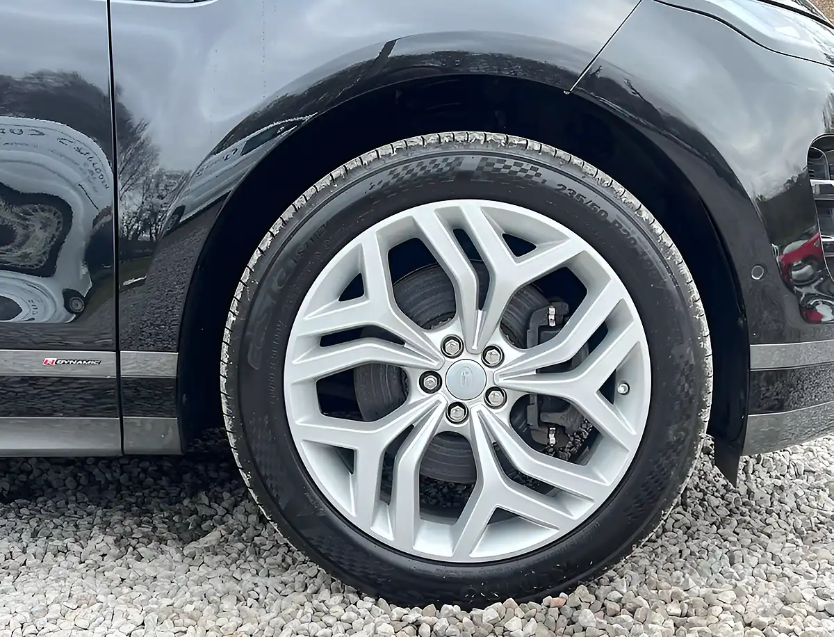 Used 2021 Land Rover Range Rover Evoque R-Dynamic Se Santorini Black - Interior and Exterior details 9