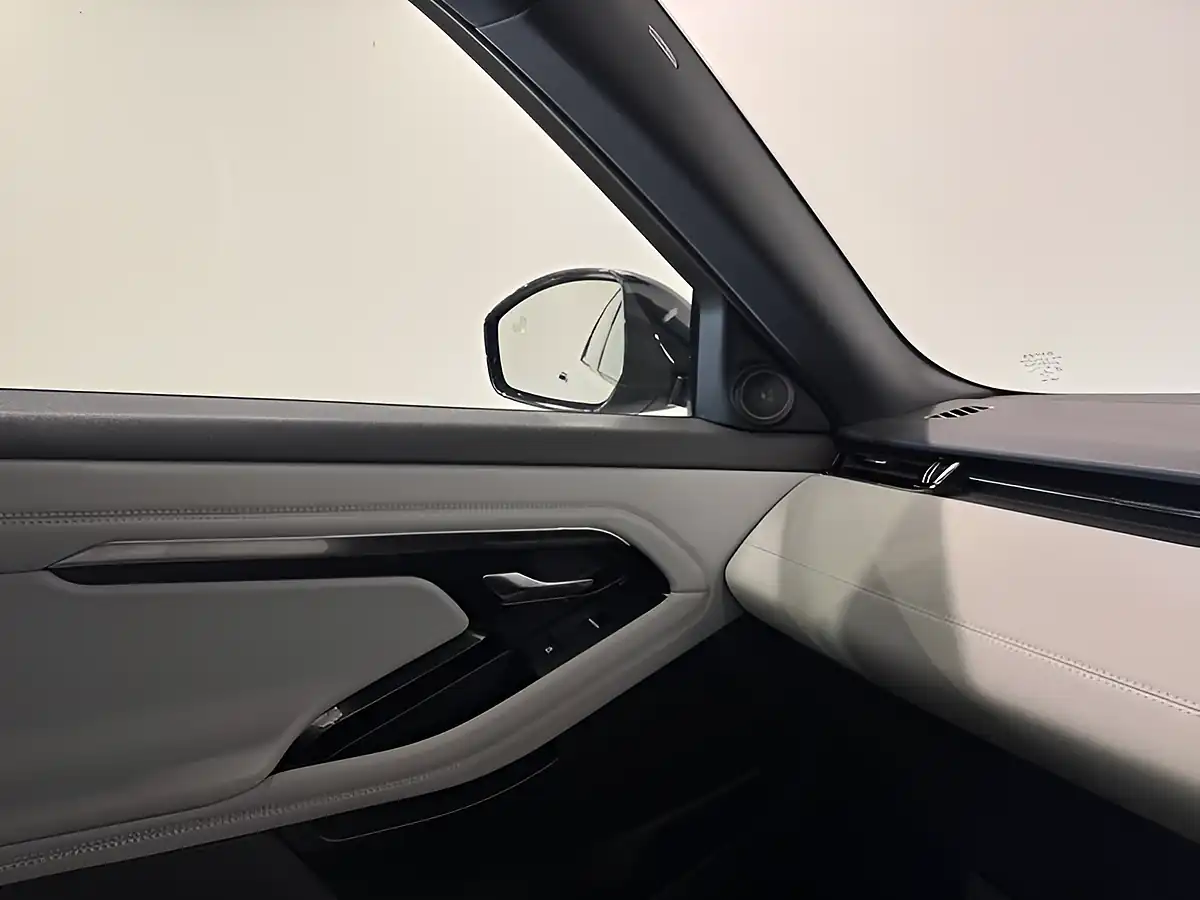 Used 2021 Land Rover Range Rover Evoque R-Dynamic Se Silver - Interior and Exterior details 19
