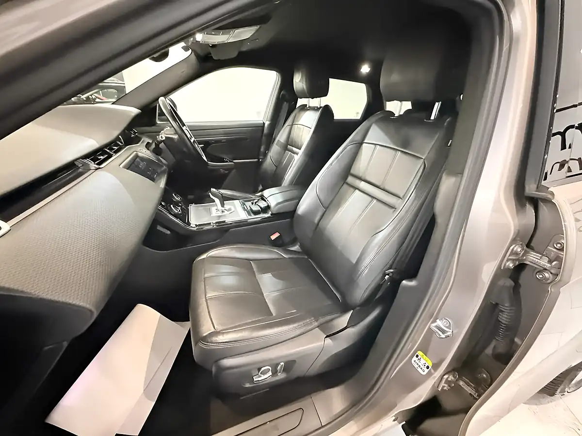 Used 2021 Land Rover Range Rover Evoque S Bronze - Interior and Exterior details 12