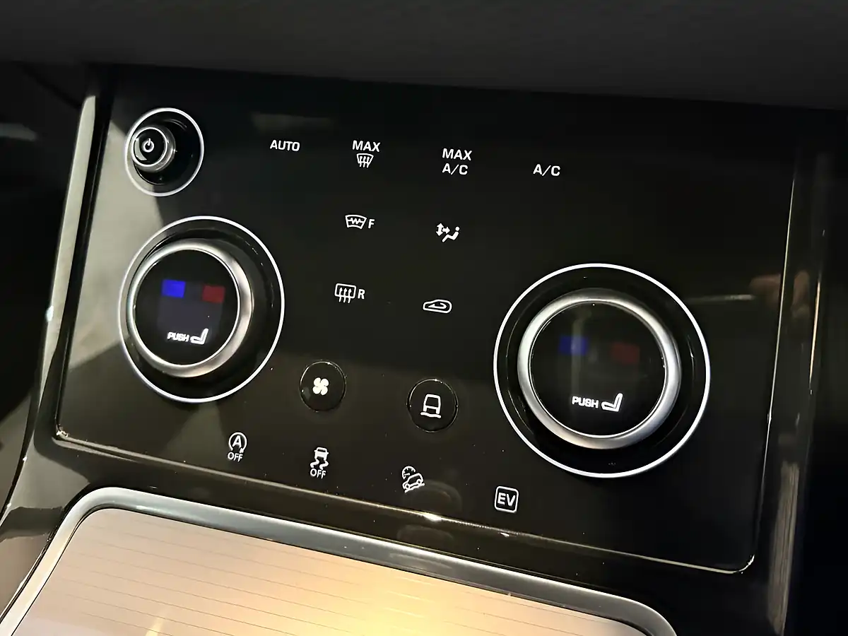 Used 2021 Land Rover Range Rover Evoque S Bronze - Interior and Exterior details 17