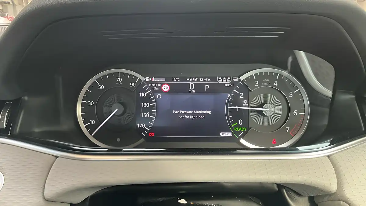 Used 2021 Land Rover Range Rover Evoque S White - Interior and Exterior details 9