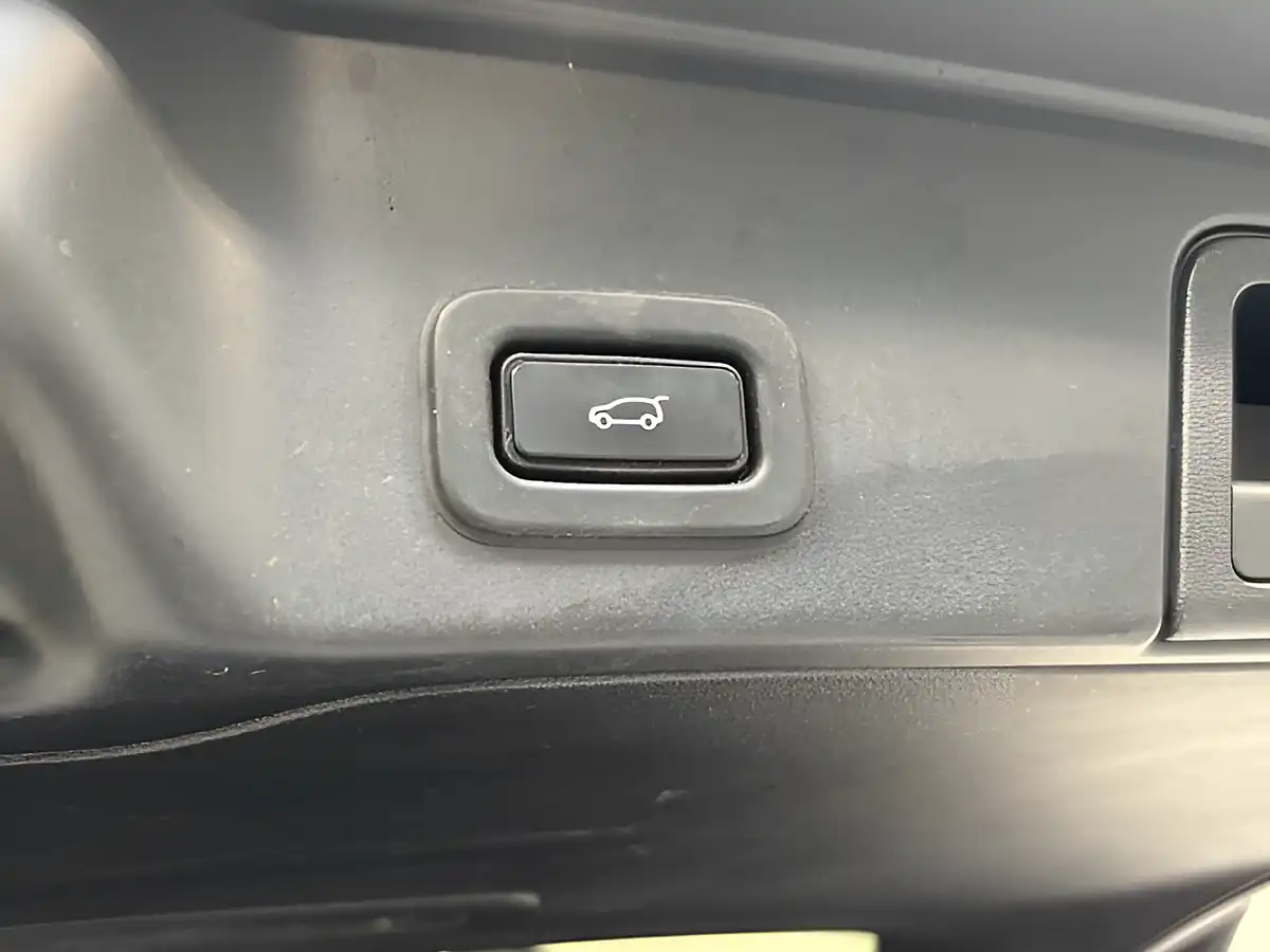 Used 2021 Land Rover Range Rover Evoque Se Santorini Black - Interior and Exterior details 9