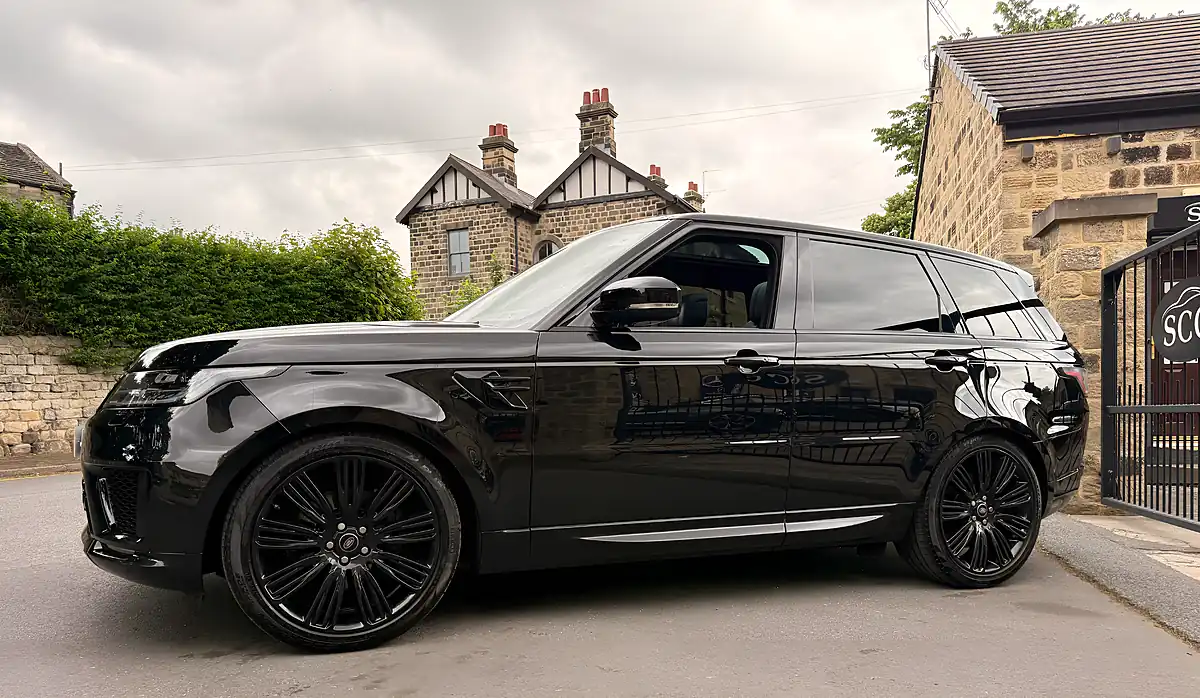 Used 2021 Land Rover Range Rover Sport Hse Dynamic Black Santorini Black - Interior and Exterior details 7