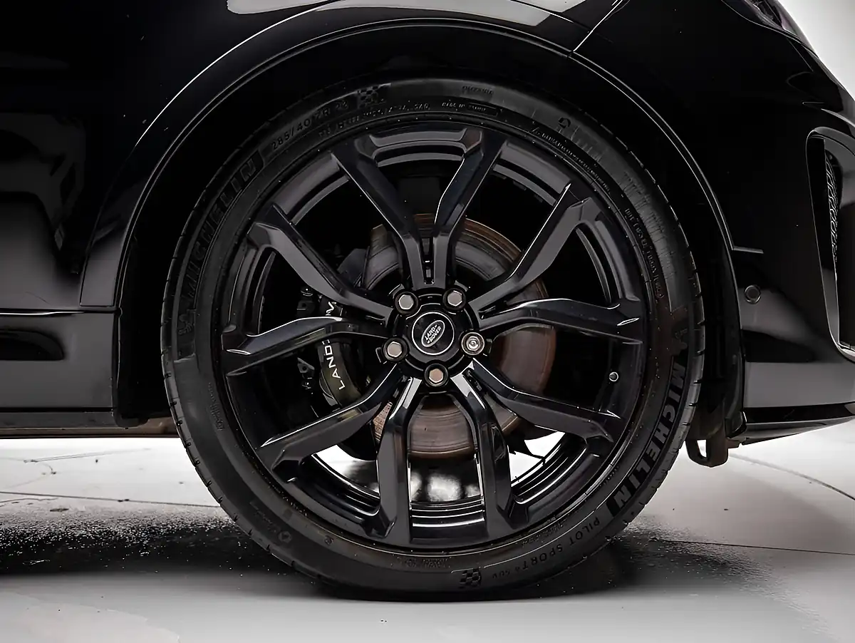 Used 2021 Land Rover Range Rover Sport Svr Black - Interior and Exterior details 10