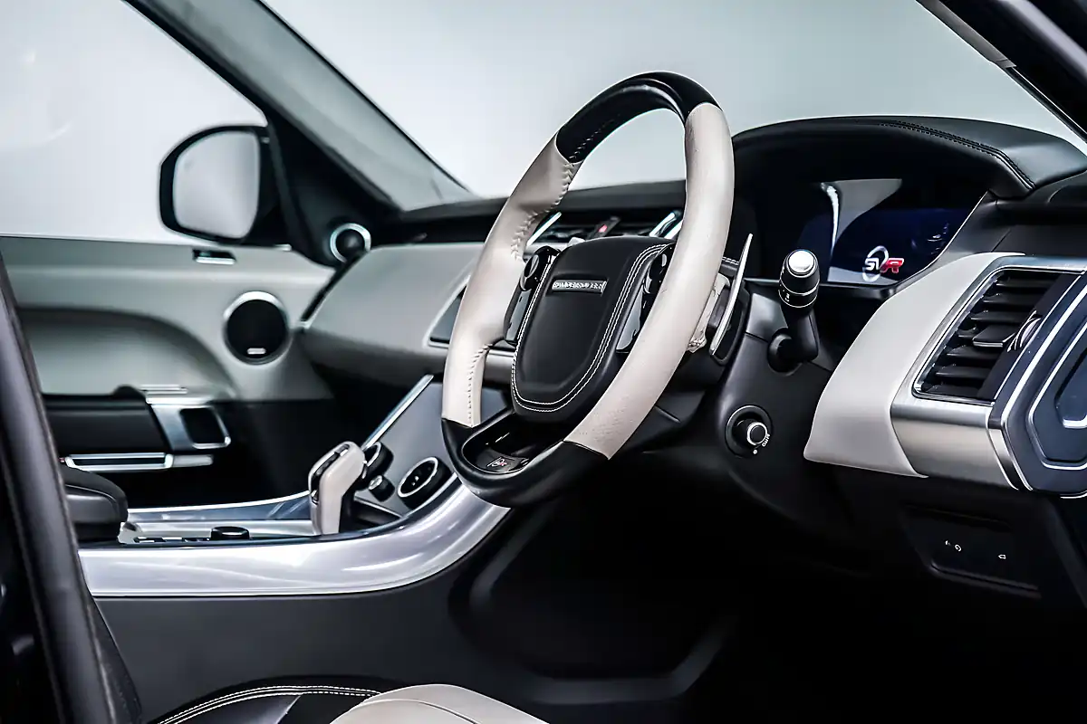 Used 2021 Land Rover Range Rover Sport Svr Black - Interior and Exterior details 11