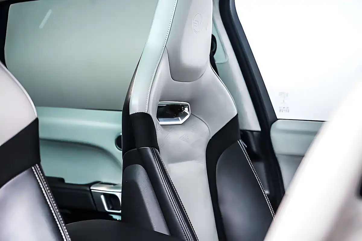 Used 2021 Land Rover Range Rover Sport Svr Black - Interior and Exterior details 7