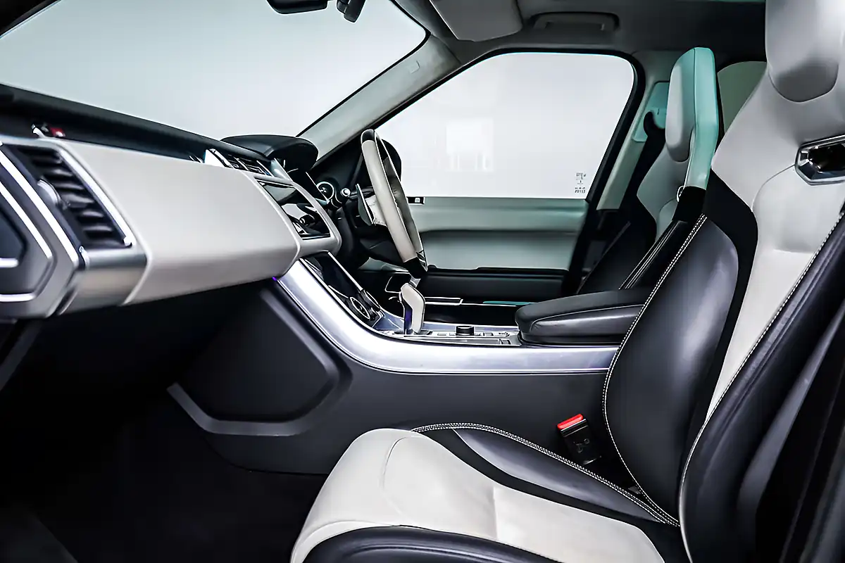 Used 2021 Land Rover Range Rover Sport Svr Black - Interior and Exterior details 8