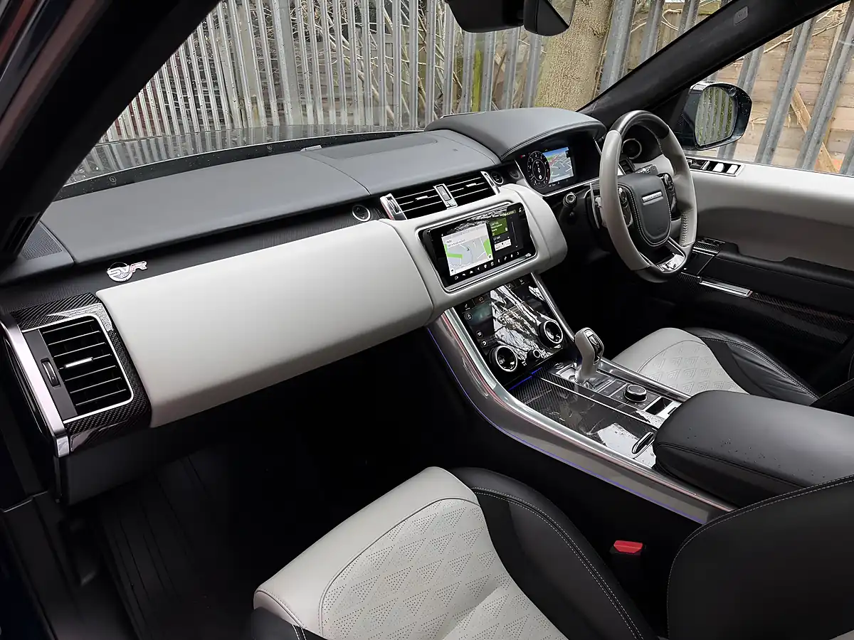 Used 2021 Land Rover Range Rover Sport Svr Carbon Edition Green - Interior and Exterior details 11