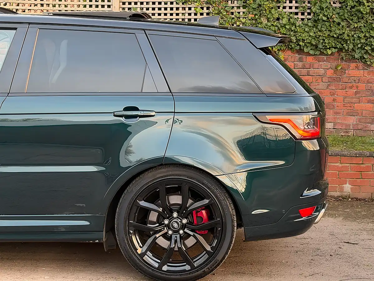 Used 2021 Land Rover Range Rover Sport Svr Carbon Edition Green - Interior and Exterior details 14