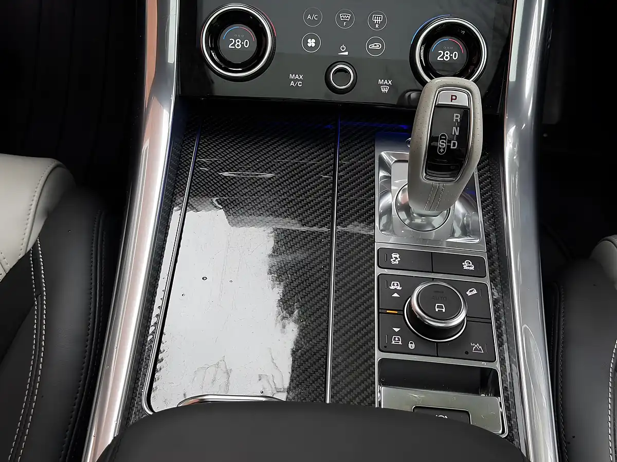 Used 2021 Land Rover Range Rover Sport Svr Carbon Edition Green - Interior and Exterior details 16