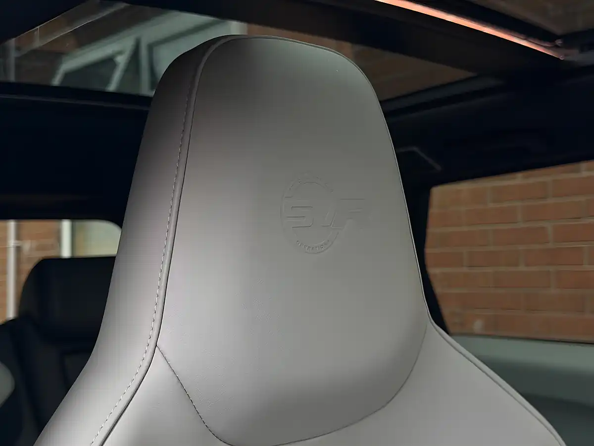 Used 2021 Land Rover Range Rover Sport Svr Carbon Edition Green - Interior and Exterior details 19