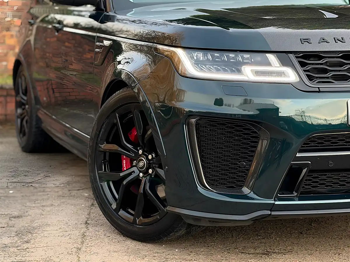 Used 2021 Land Rover Range Rover Sport Svr Carbon Edition Green - Interior and Exterior details 7