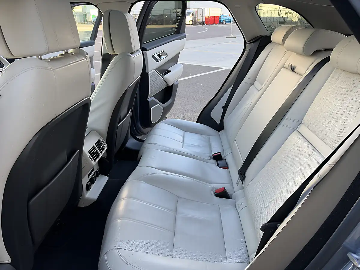 Used 2021 Land Rover Range Rover Velar Hse Blue - Interior and Exterior details 14