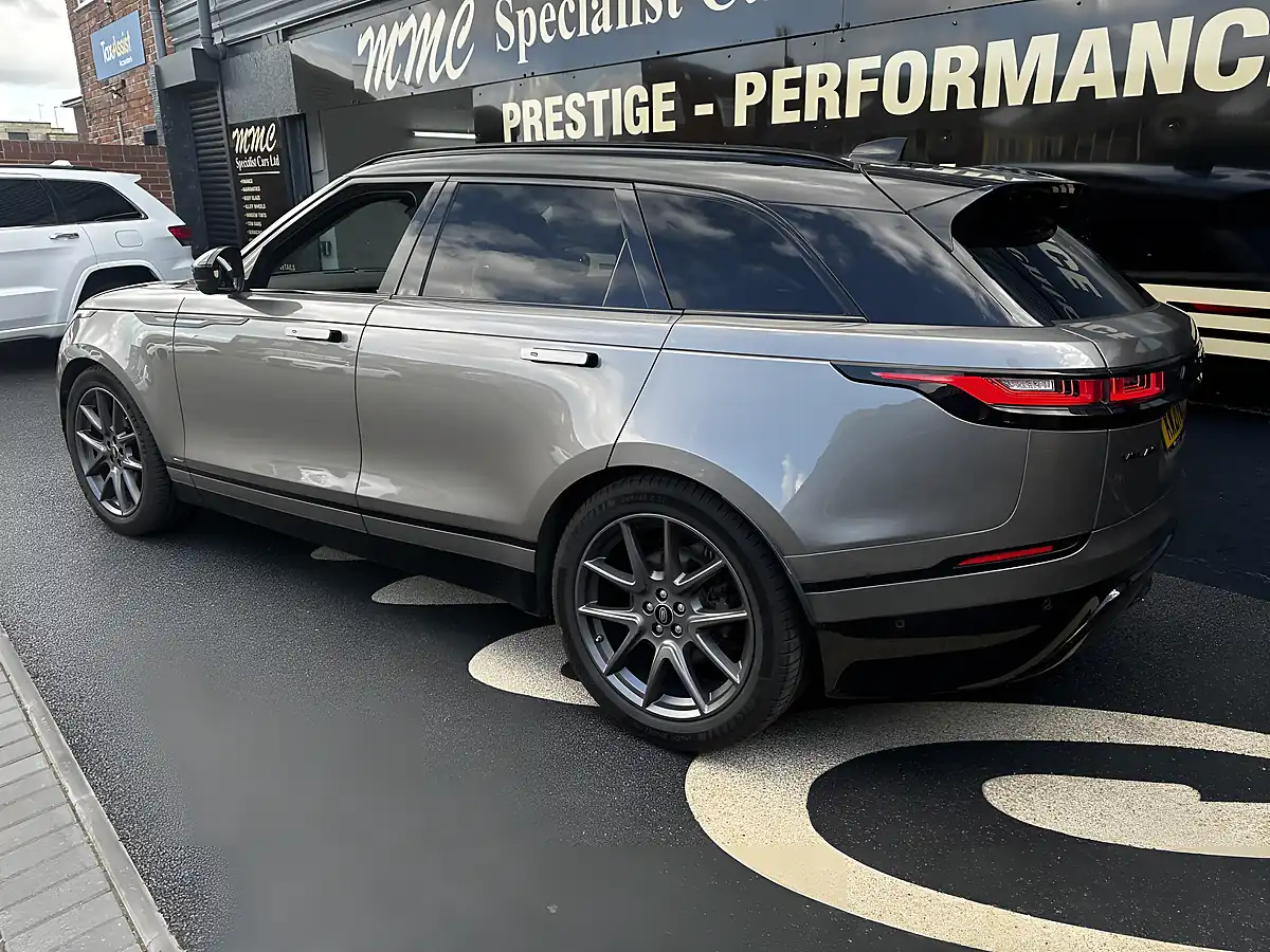 Used 2021 Land Rover Range Rover Velar R-Dynamic Hse Silicon Silver - Interior and Exterior details 6