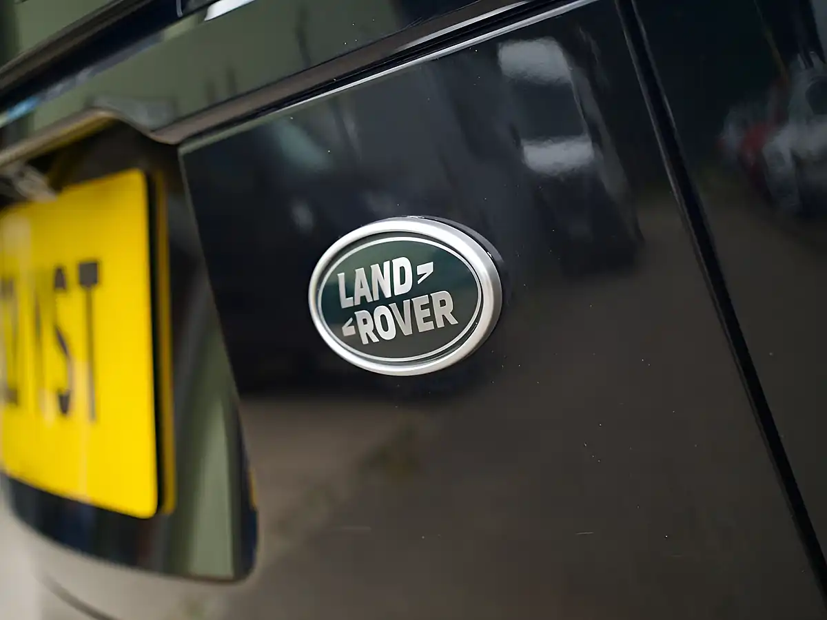 Used 2021 Land Rover Range Rover Velar R-Dynamic Se Black - Interior and Exterior details 11